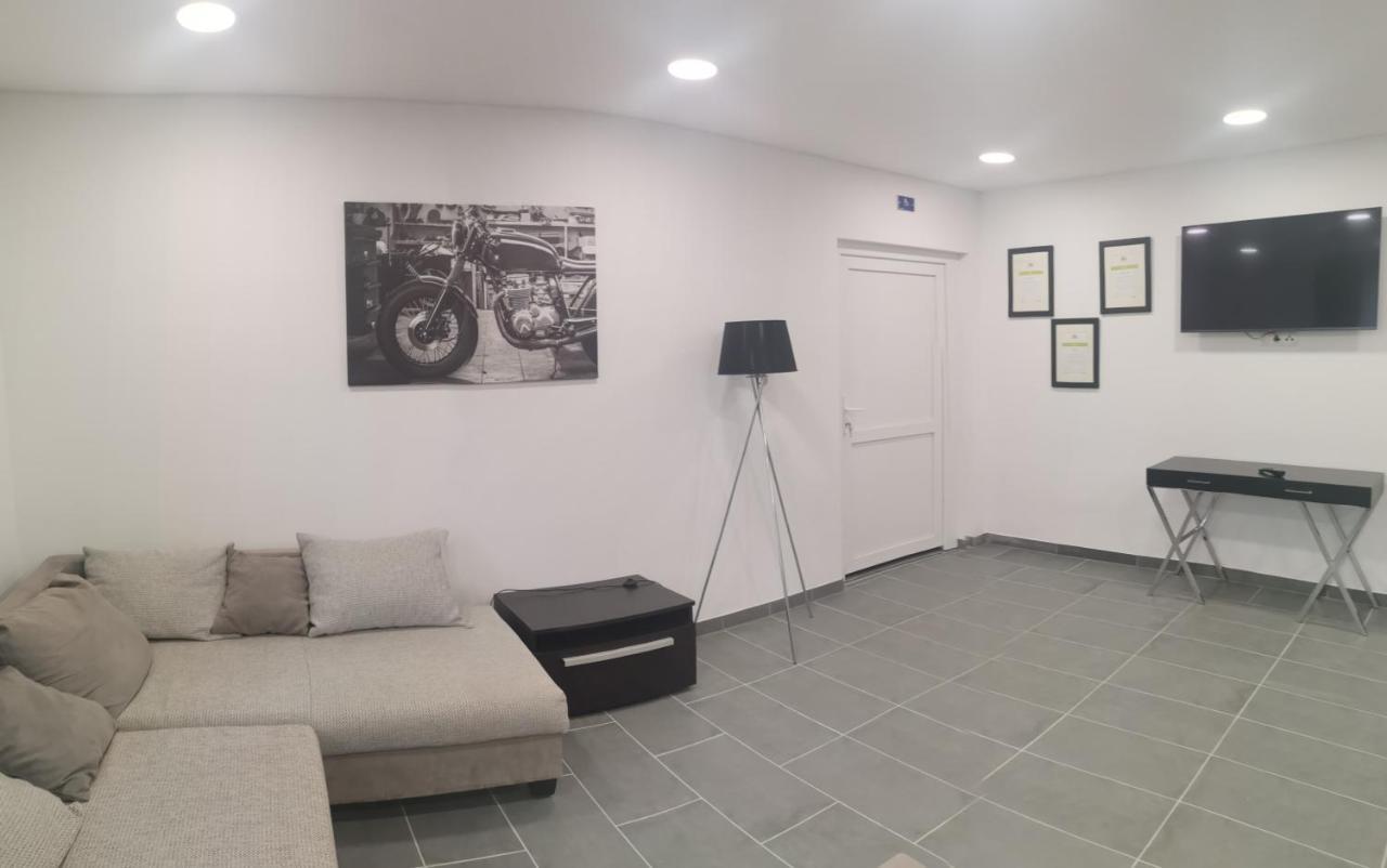 Podlovics Tanya Panzio Apartment Kemecse Екстериор снимка